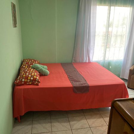 פוארטו לימון Hostel Casa Marina מראה חיצוני תמונה