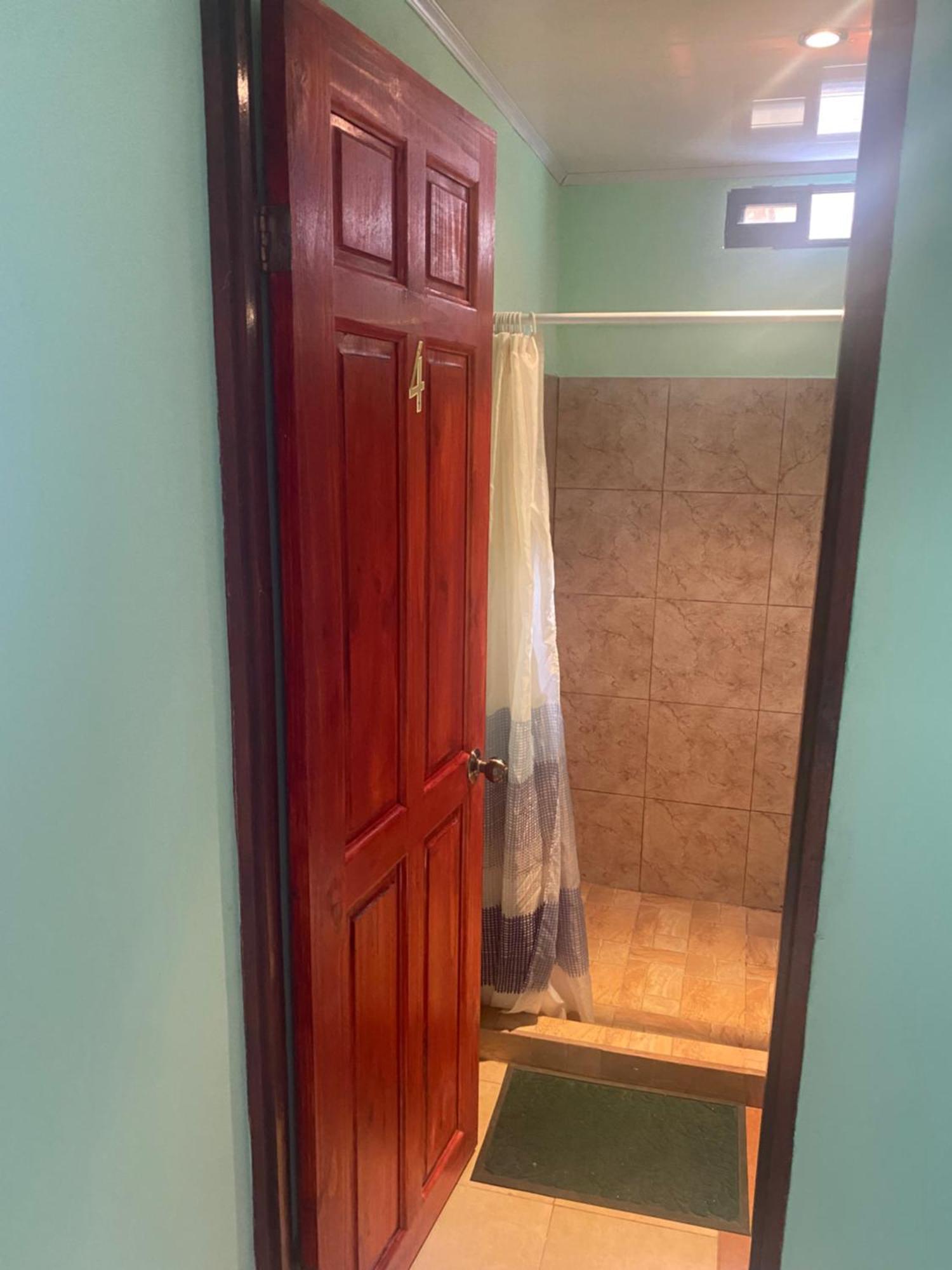 פוארטו לימון Hostel Casa Marina מראה חיצוני תמונה