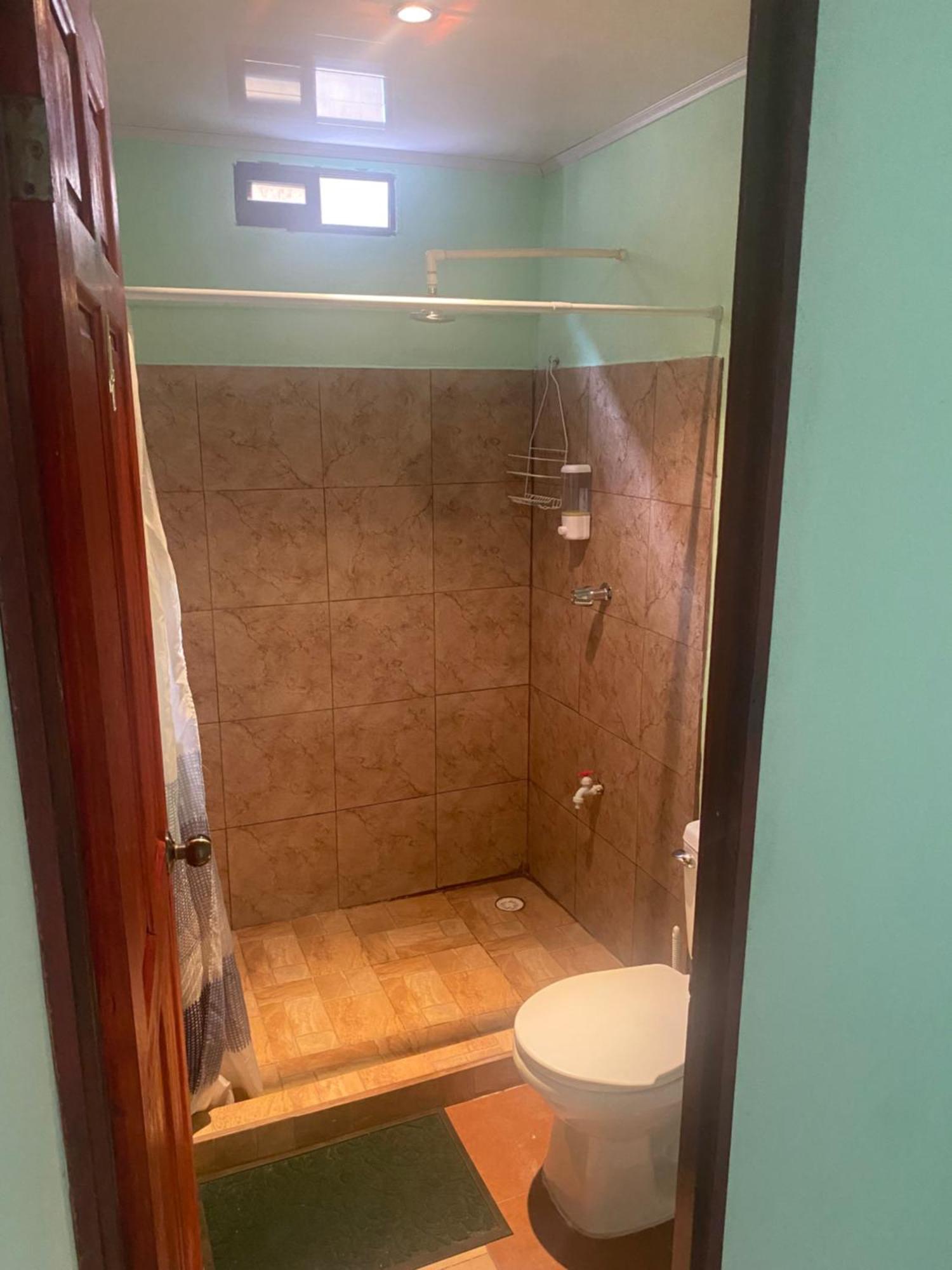 פוארטו לימון Hostel Casa Marina מראה חיצוני תמונה