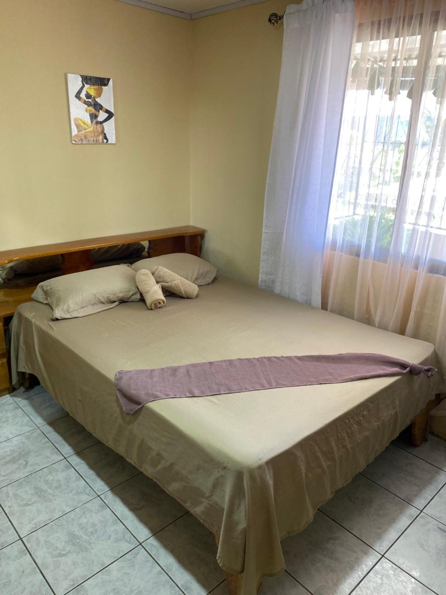 פוארטו לימון Hostel Casa Marina מראה חיצוני תמונה