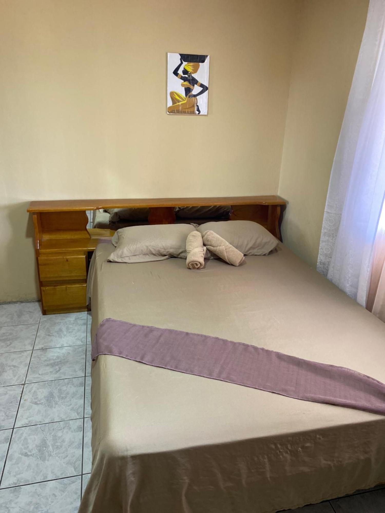 פוארטו לימון Hostel Casa Marina מראה חיצוני תמונה