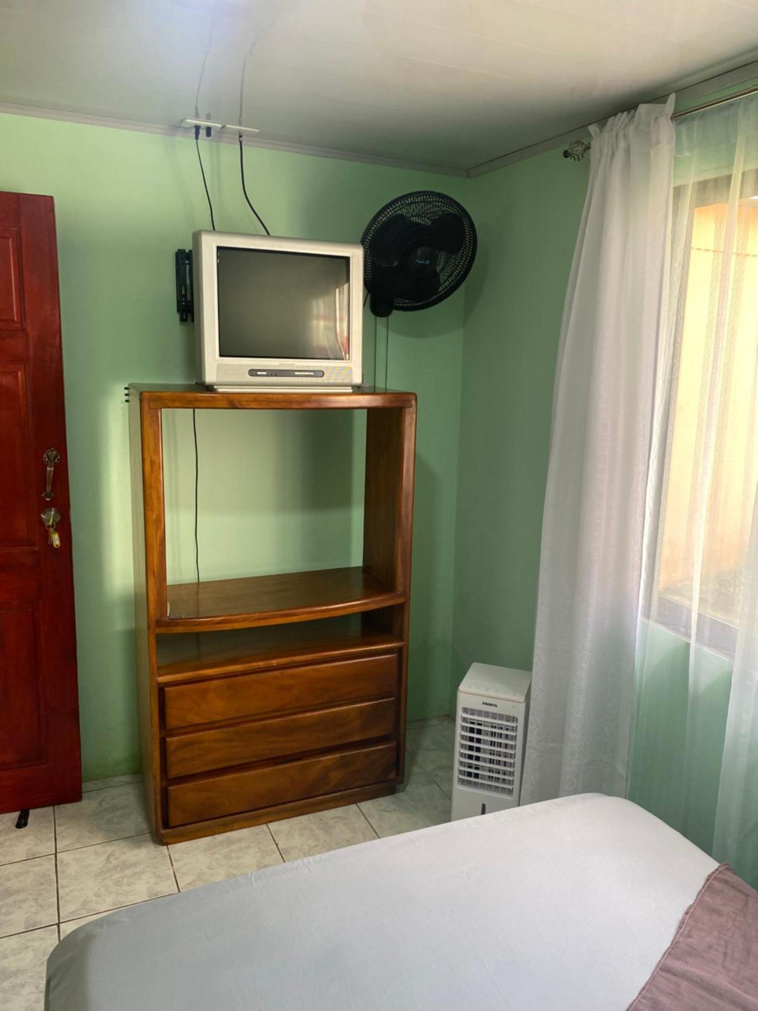 פוארטו לימון Hostel Casa Marina מראה חיצוני תמונה